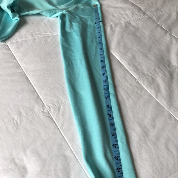 NIKE long sleeves top, Size M - Picture 9 of 10